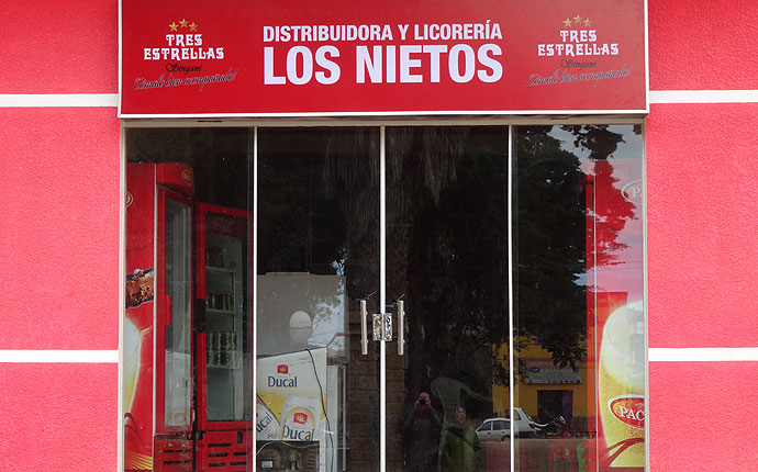 Spirituosen-Shop "Los Nietos"