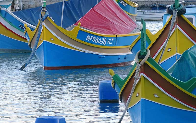 Bunte Boote im Hafen von Marsaxlokk, Malta