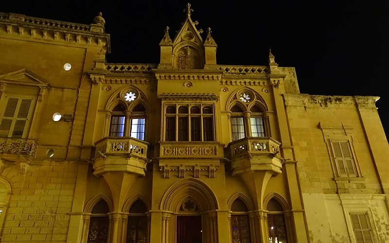 Haus bei Nacht in Mdina auf Malta